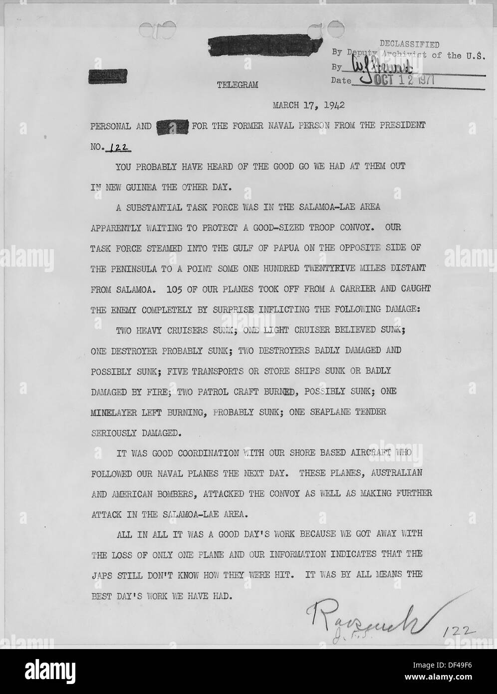 Ein Foto von Franklin D. Roosevelt und Winston Churchill, wahrscheinlich während ihrer Diplomatie oder Diskussionen während des Krieges. Stockfoto