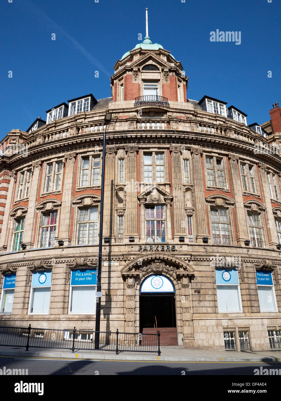 Parkers Wohnungen in der Corporation Street in Manchester UK Stockfoto