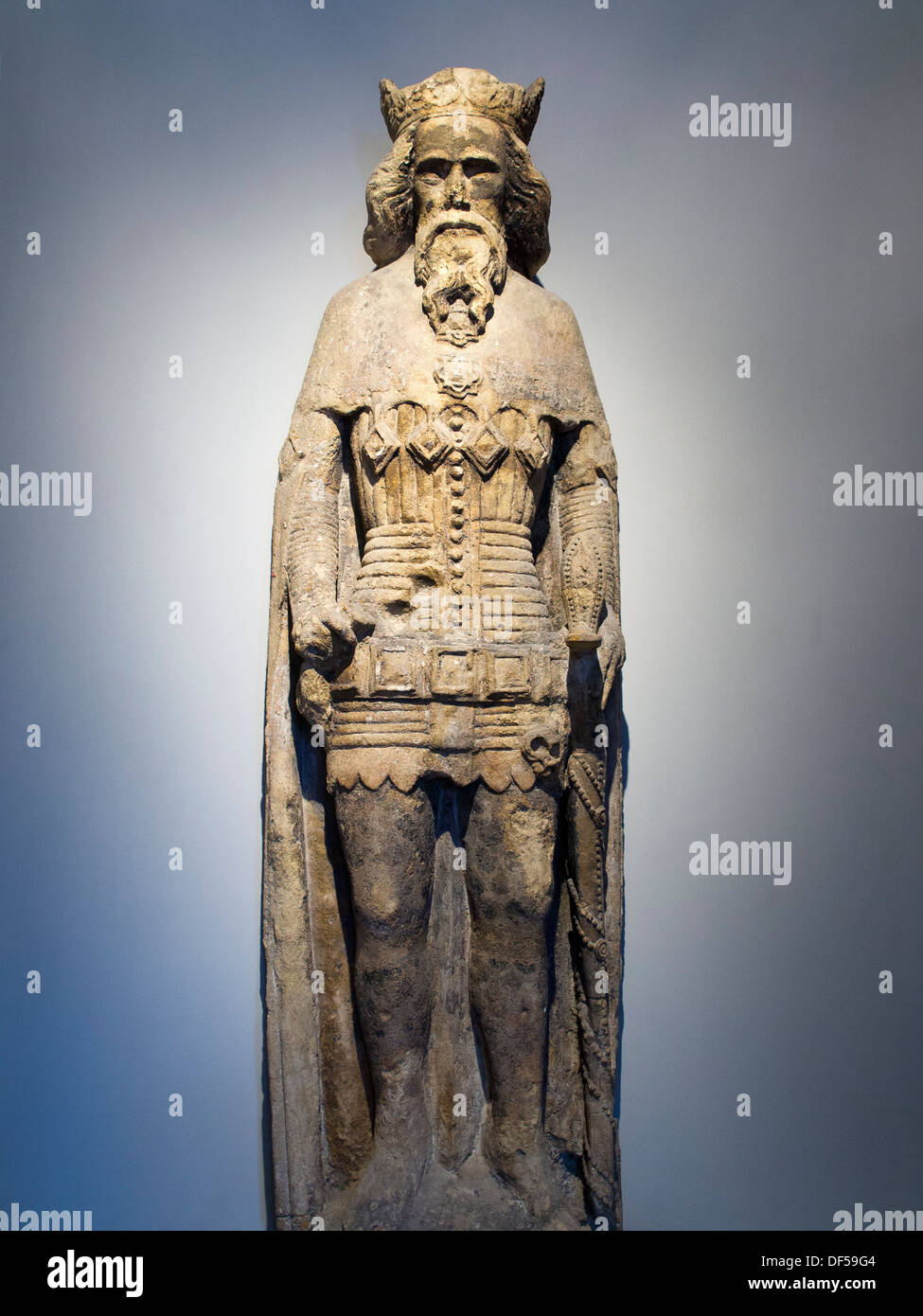 Das Victoria and Albert Museum, London - mittelalterliche Figur eines Königs aus Bristol High Cross 1 Stockfoto