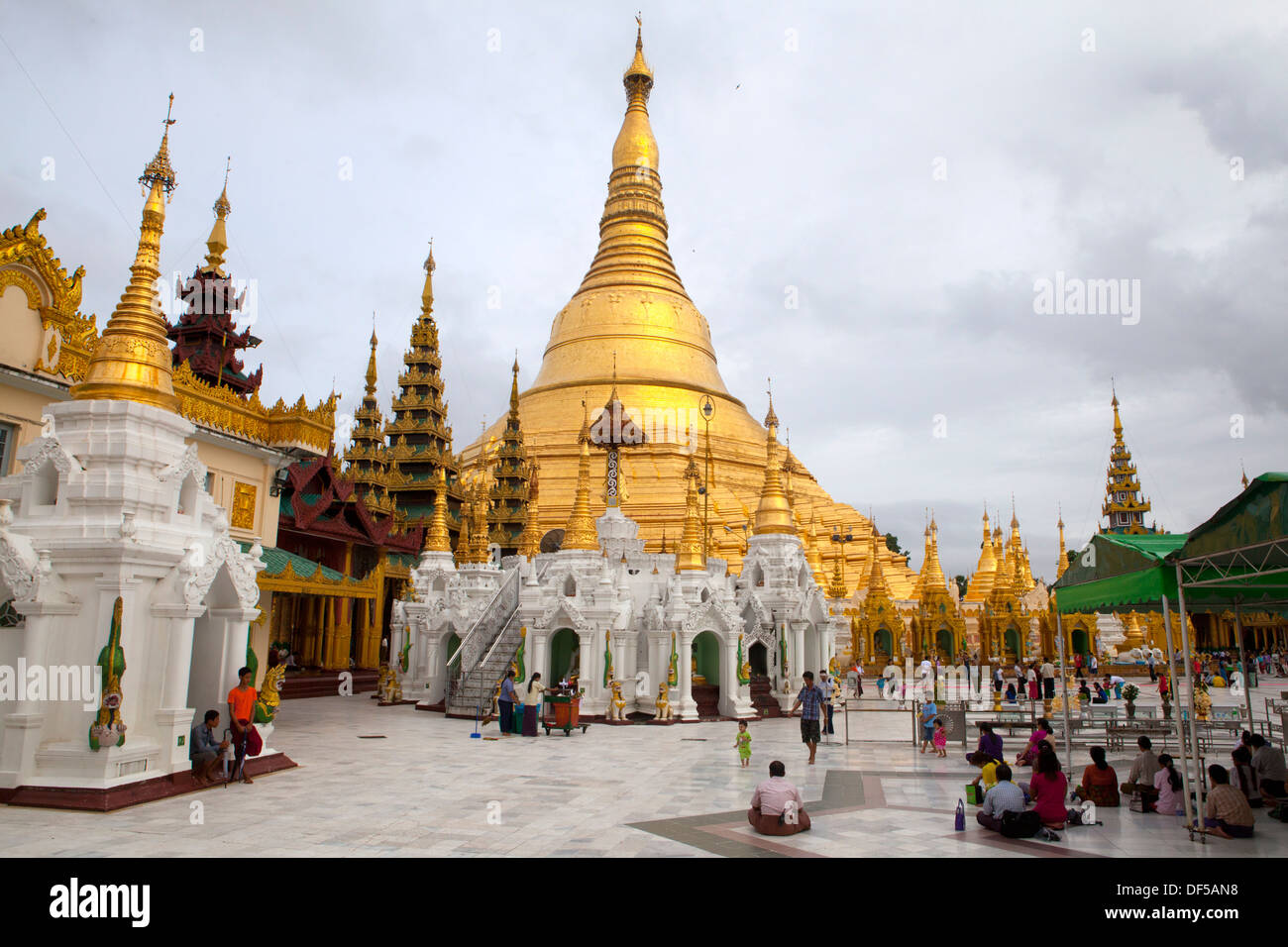 Shwedagon Paya in Norden zentralen Yangon, Birma. Stockfoto