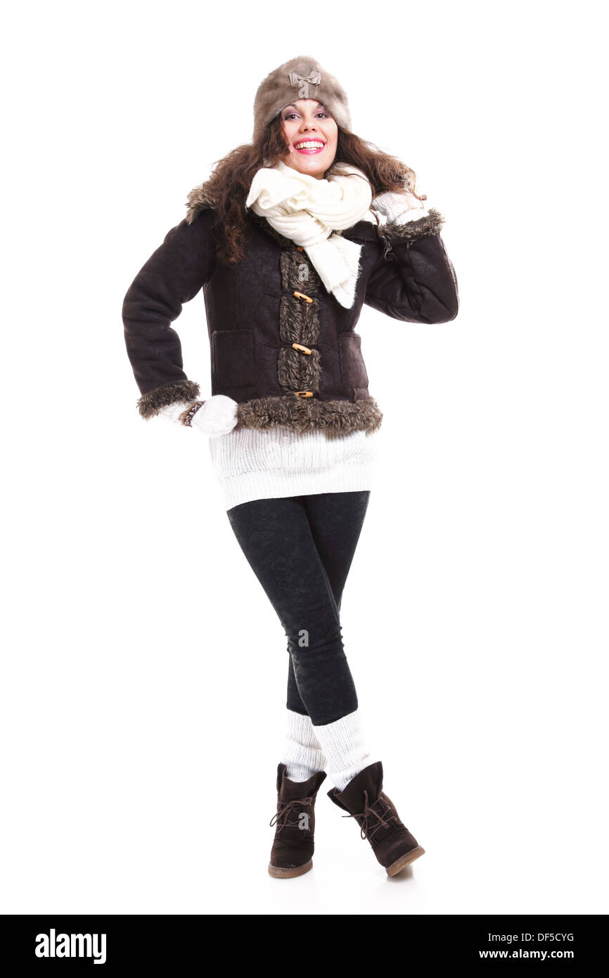 Winter Mode schöne Frau in voller Länge warme Kleidung auf weißem Hintergrund isoliert Stockfoto