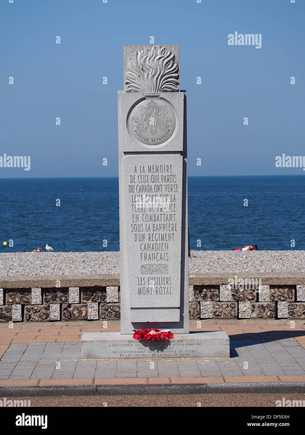 Die Gedenkstätte für den Zweiten Weltkrieg in Dieppe in Frankreich erinnert an die Soldaten, die während des Zweiten Weltkriegs am Angriff von Dieppe teilgenommen haben. Der Angriff, der am 19. August 1942 stattfand, war eine bedeutende militärische Operation unter Beteiligung der alliierten Streitkräfte. Die Gedenkstätte ehrt den Mut und die Opfer, die die Truppen während dieses kritischen Ereignisses in der Geschichte gebracht haben. Stockfoto