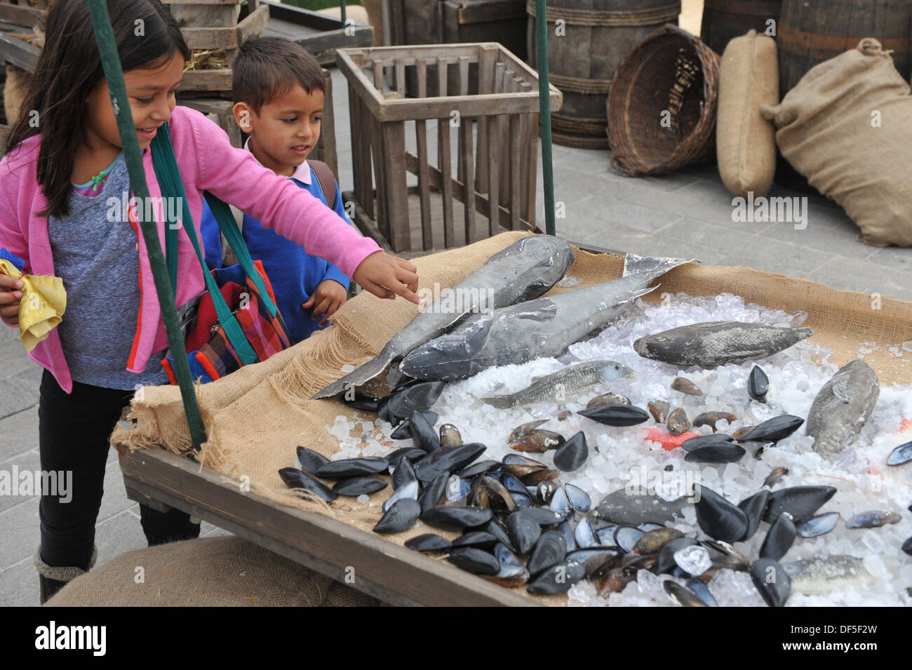 Granary Square, Kings Cross, London, UK. 28. September 2013. Einen "Herzmuscheln und Mussells" Stand auf der Kings Cross Reisen-Veranstaltung. Bildnachweis: Matthew Chattle/Alamy Live-Nachrichten Stockfoto