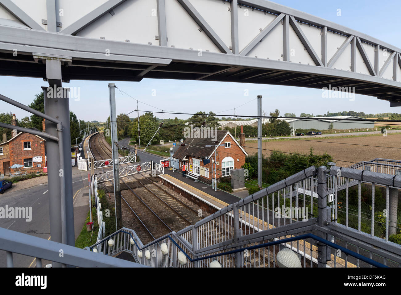Elsenham Bahnhof Eisenbahn Bahnübergang Essex England uk gb Stockfoto