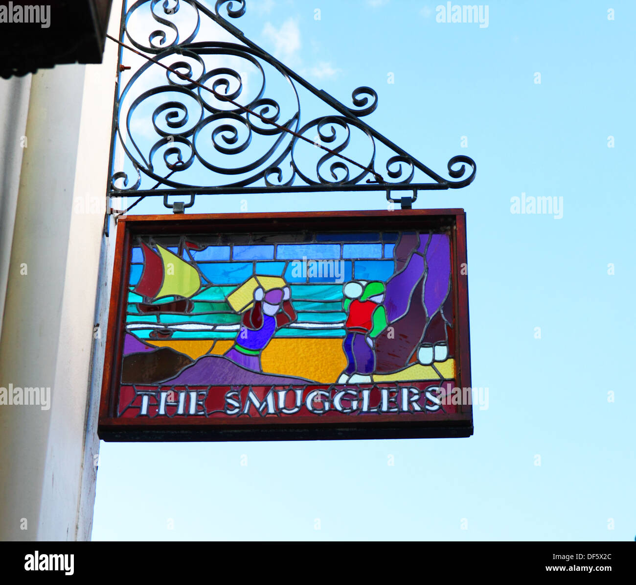 Eine Glasmalerei Gasthaus Schild mit Schmugglern. Stockfoto