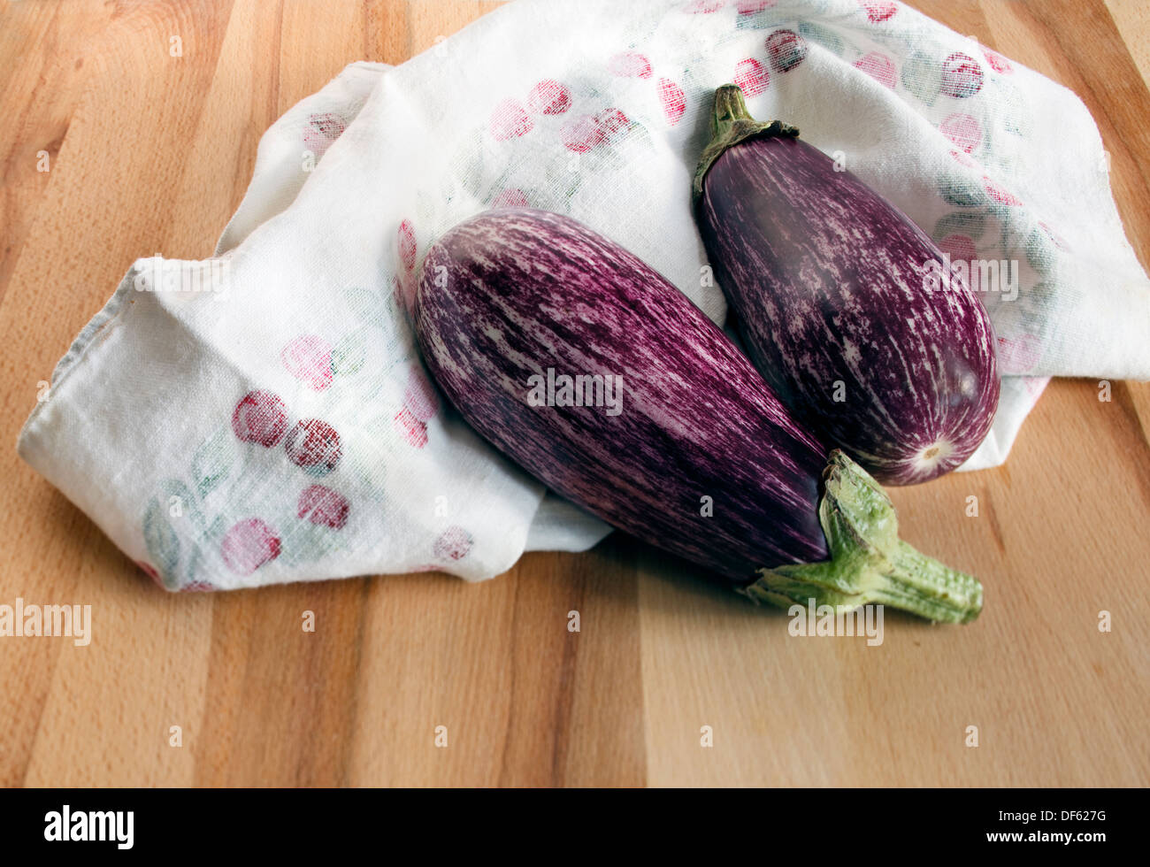 Bunte Auberginen Stockfoto