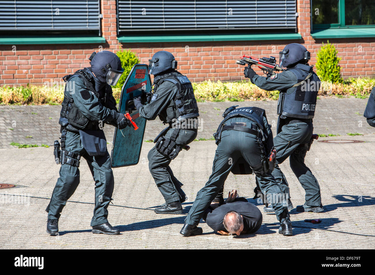 Polizei SWAT-Team trainieren, Rettung der Geiseln. Sondereinheiten der Polizei. Hostage Rescue Team. Stockfoto