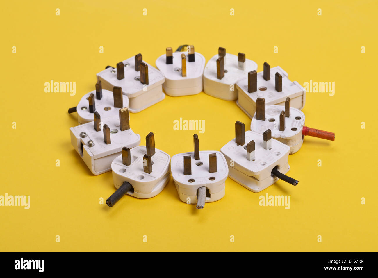 Sammlung von alten Stecker elektrische verwendeten UK Stockfoto