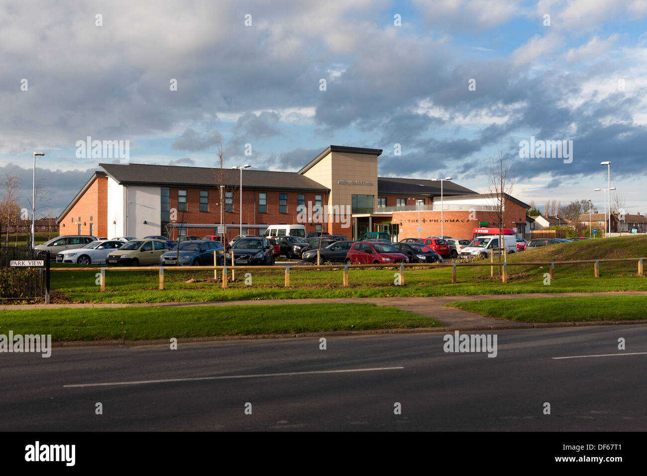 Die Apotheke am College Field, Billingham, Teesside Stockfoto