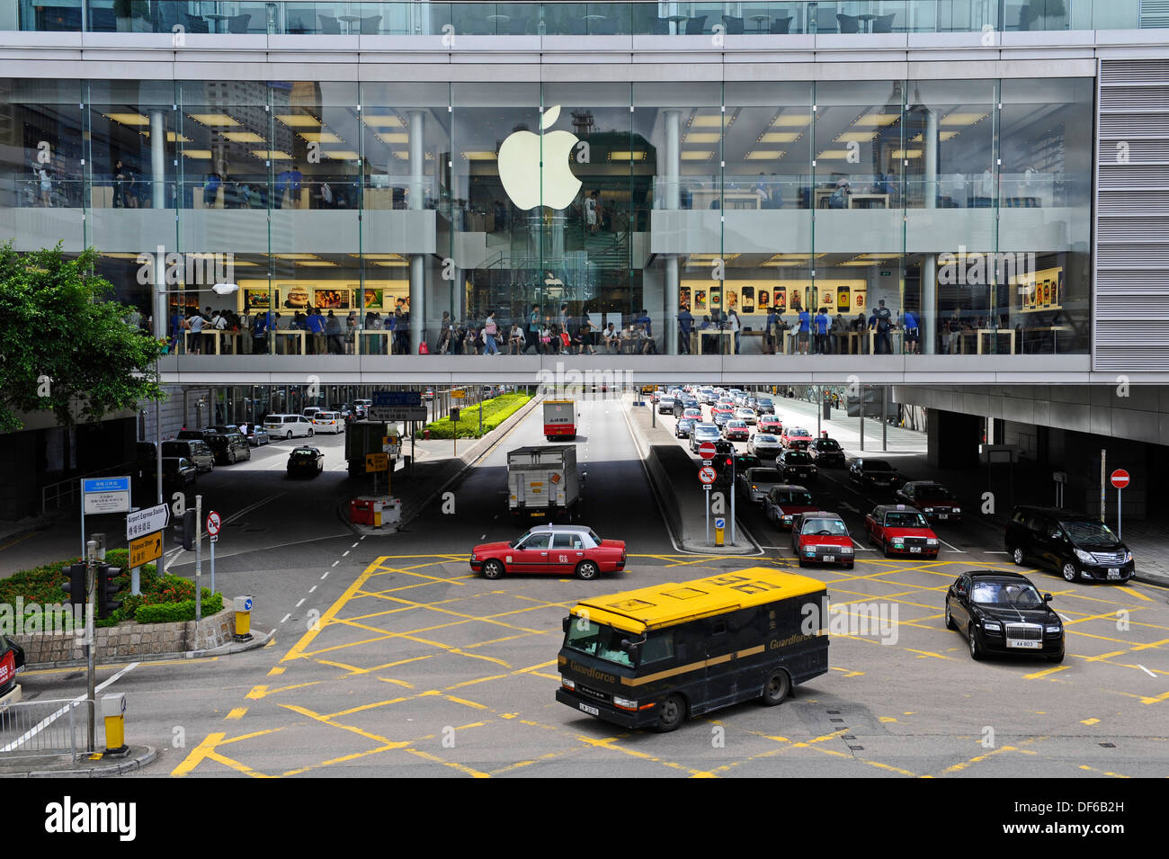 Im Apple Store in der Wirtschaft von Hong Kong. Stockfoto