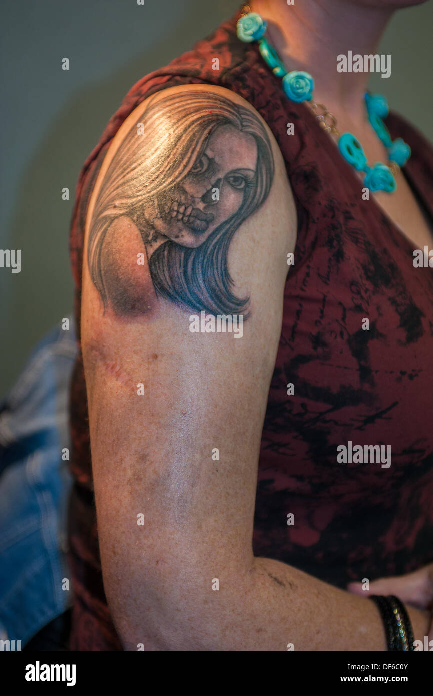 Tattoo-Körper-Kunst-Detail auf London Tattoo Convention Stockfoto