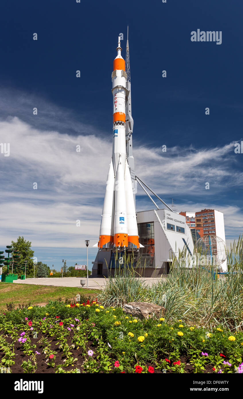 Echte "Sojus" Art Rakete als Denkmal in Samara, Russland Stockfoto