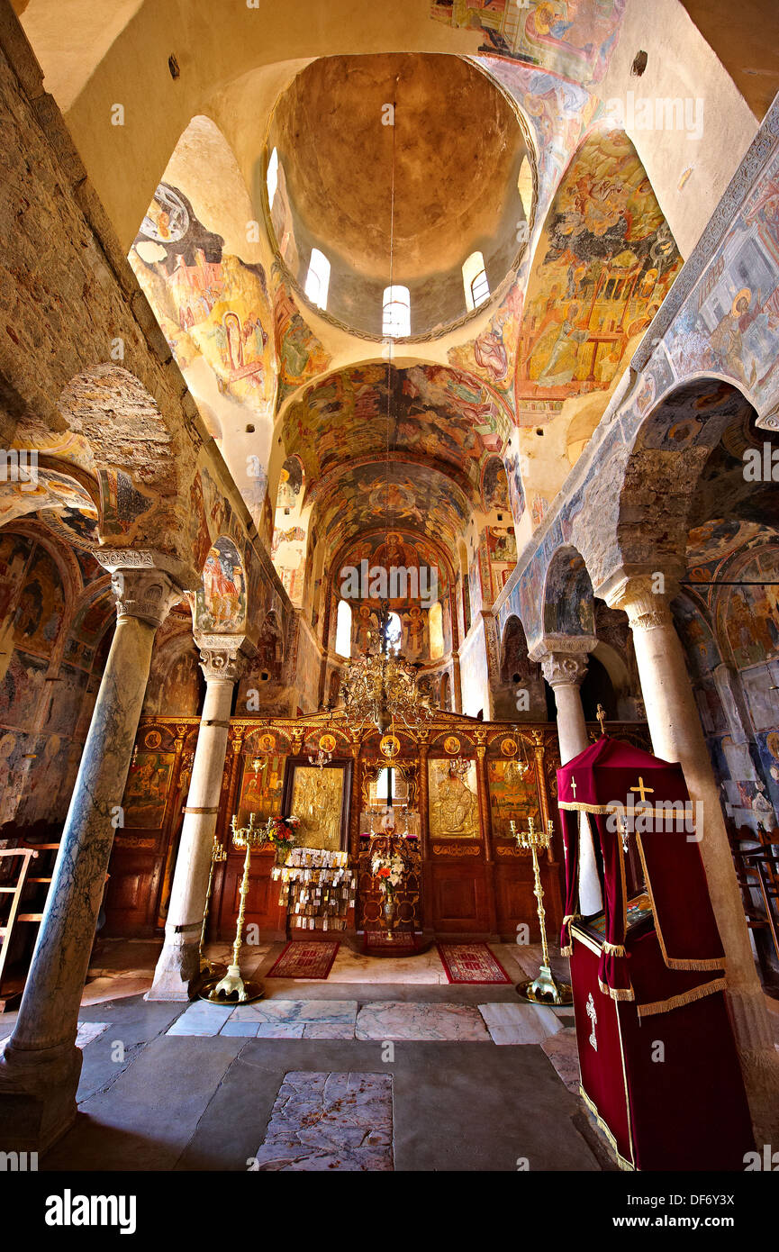 Innenraum des byzantinischen orthodoxen Klosters Pantanassa, mit byzantinischen Fresken & Ikonen, Mystras Stockfoto