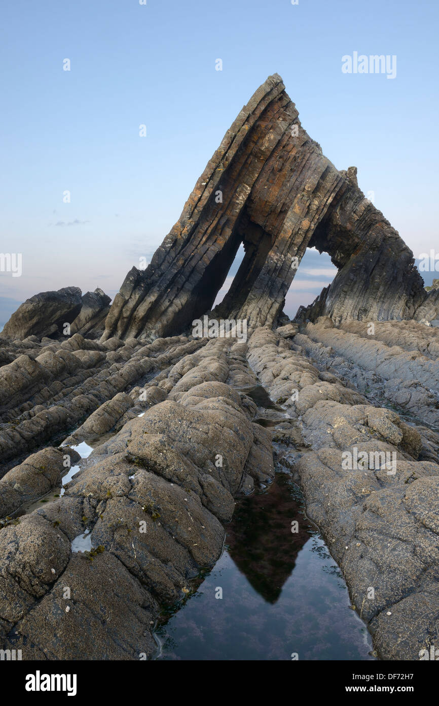 Blackchurch Rock, einer natürlichen Felsformation an der Küste von Nord-Devon, UK. Stockfoto