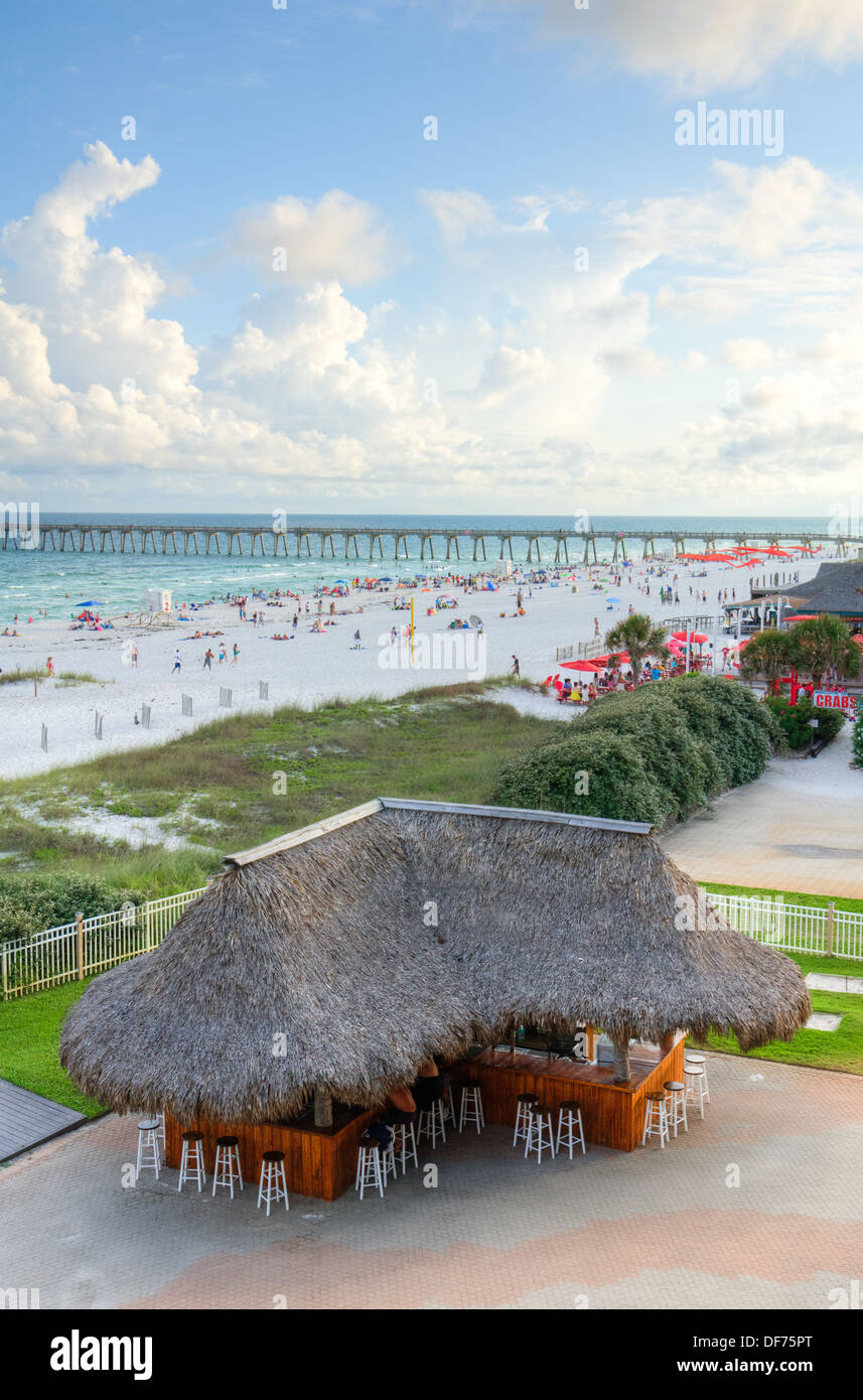 Tiki-Bar am Strand von Pensacola, Florida Stockfoto