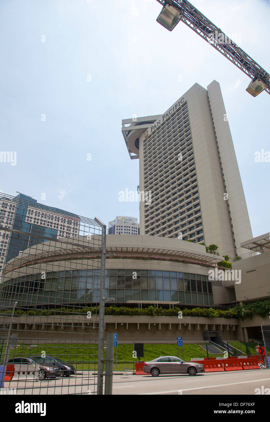 Hotel Hochhaus Straßenautos Singapur Asien moderner Architektur zeitgenössische hohen Hochhäusern strukturieren Verkehr Kran Stadt Stockfoto