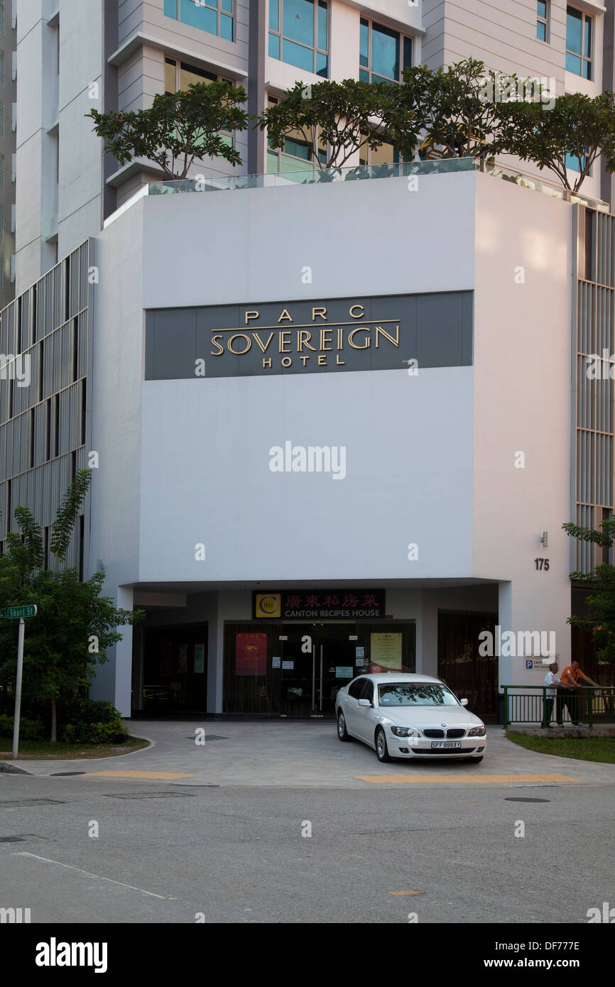 Hotel Hochhaus Straßenautos Singapur Asien souverän Architektur zeitgenössische hohen Hochhäusern strukturieren Verkehr Stadt Stockfoto