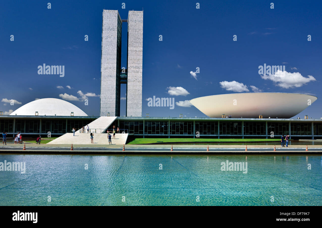 Brasilien, Brasilia: Futuristische Gebäude des Nationalkongresses von Oscar Niemeyer Stockfoto