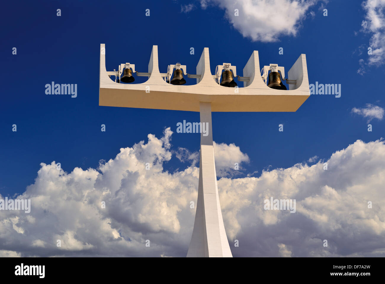 Brasilien, Brasilia: Glockenturm der Kathedrale Metropolitana Nossa Senhora da Aparecida Stockfoto