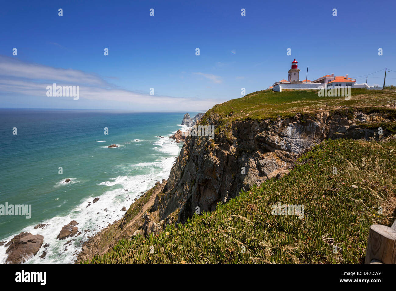 Leuchtturm von Cabo da Roca, Atlantikküste, Cabo da Roca, Colares, Distrikt Lissabon, Portugal Stockfoto