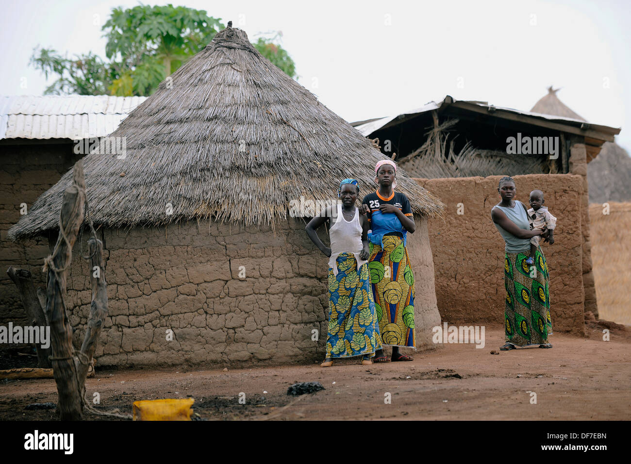 Frauen in einem Dorf, Garoua, Nord Region, Kamerun Stockfoto