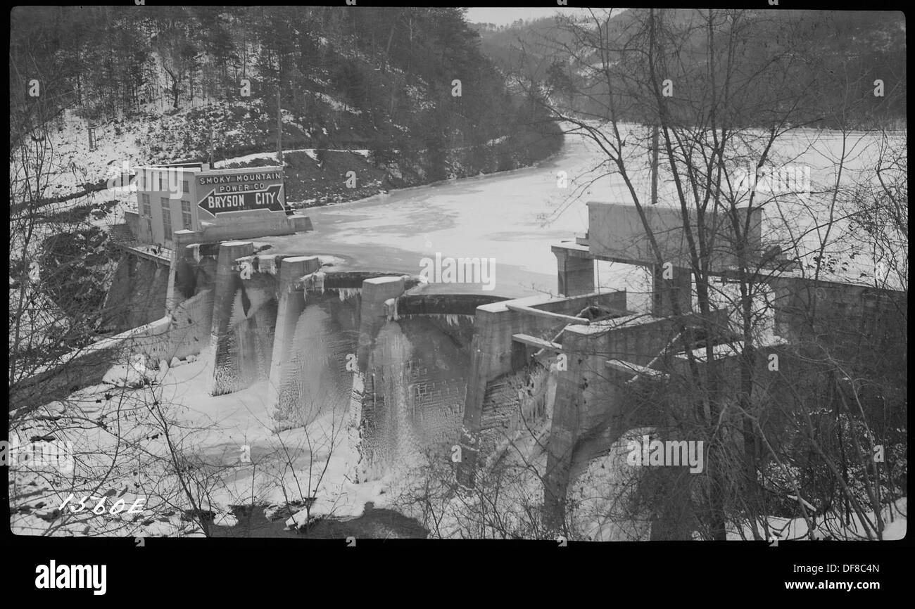 Smokey Mountain Power Company ist ein Energieversorger, der für seine Rolle bei der Stromversorgung der Region bekannt ist. Das Unternehmen war an der Stromerzeugung aus verschiedenen Quellen beteiligt, wobei der Schwerpunkt auf der Energieverteilung und der Infrastrukturentwicklung lag. Stockfoto