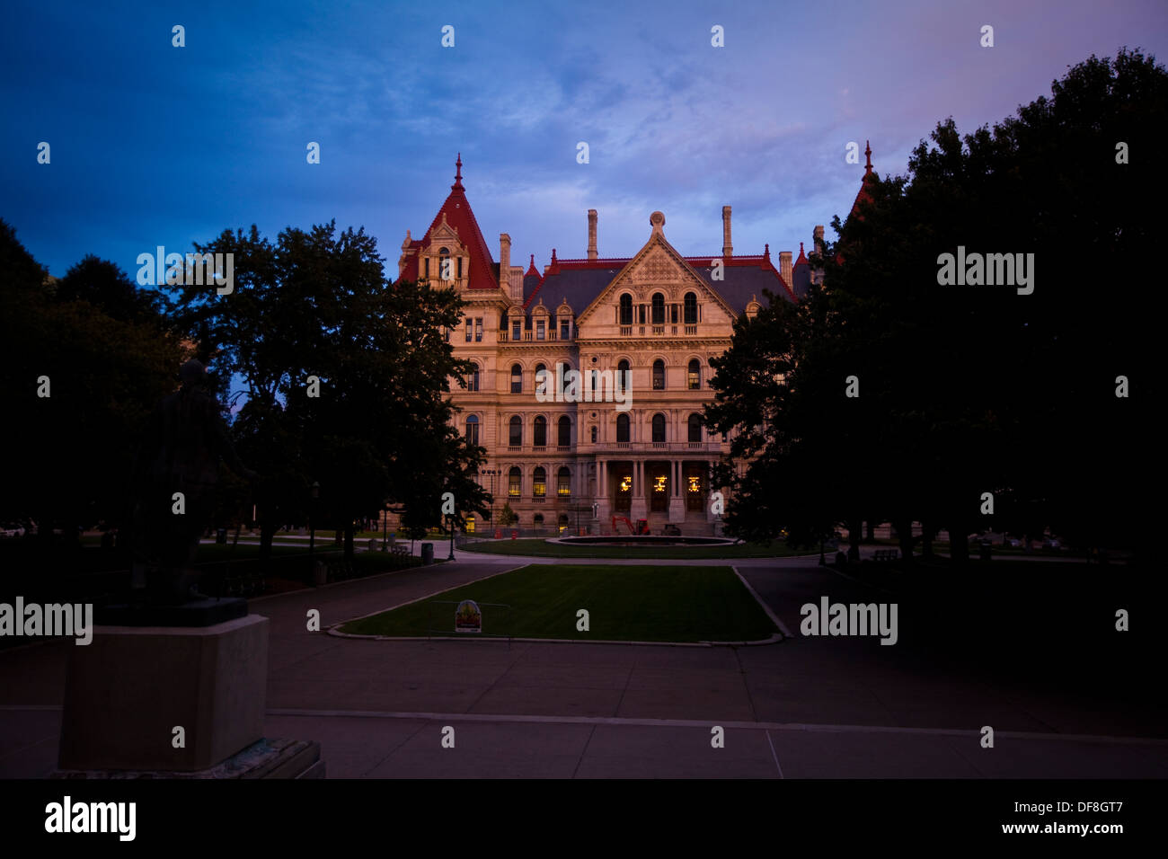 Sonnenuntergang auf der New York State Capitol in Albany, NY Stockfoto