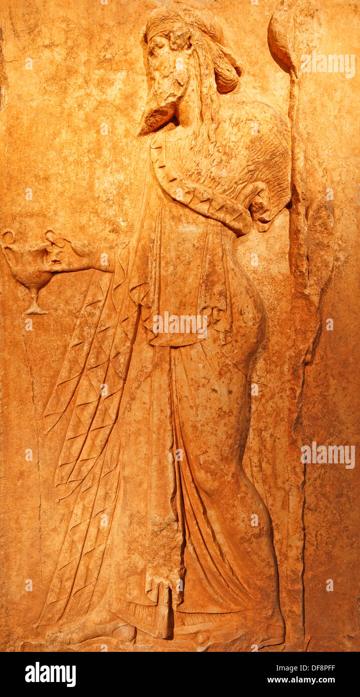 Marmor-Votiv Relief des bärtigen Dionysos (1. Jh. v. Chr.) im National Museum, Griechenland Stockfoto