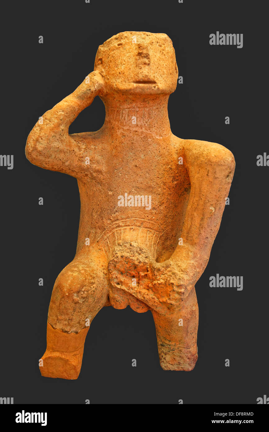 Der '' Denker '' ist große kompakte Gestalt eines sitzenden Mannes (4500-3300 v. Chr.) in National Museum, Griechenland Stockfoto