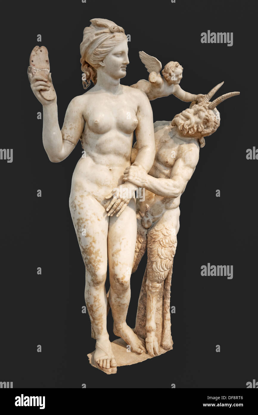 Marmorgruppe von Aphrodite, Pan und Eros (100 v. Chr.) im National Museum, Griechenland Stockfoto