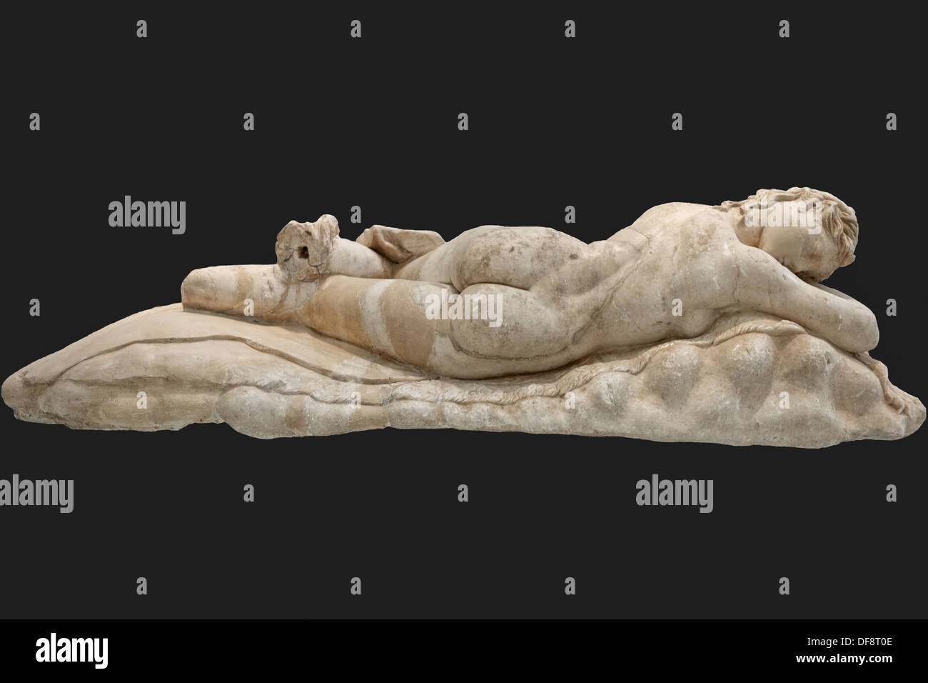 Marmorstatue von einem schlafenden Mänade (117-138 N.Chr.) im National Museum, Griechenland Stockfoto