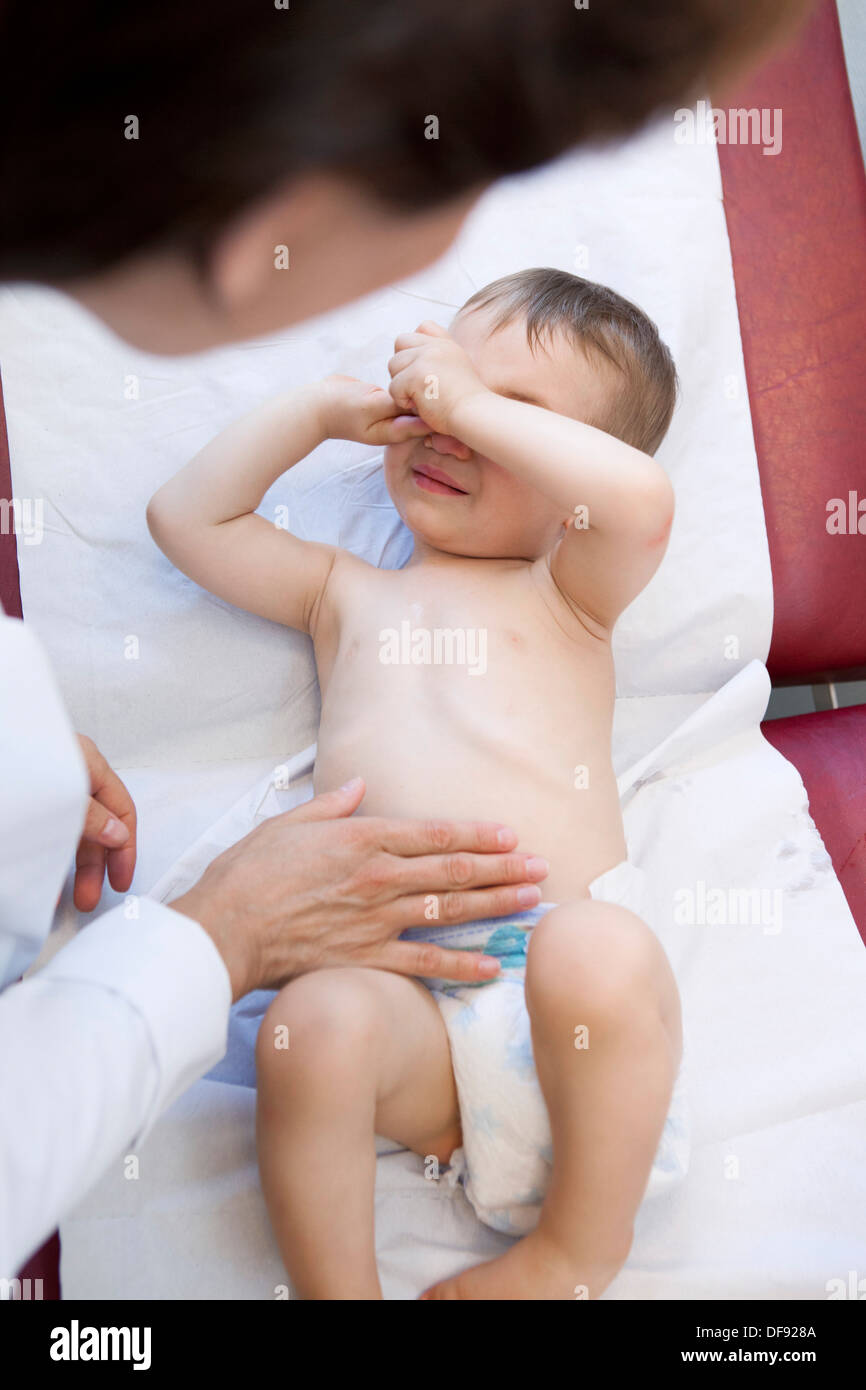 BAUCH SEMIOLOGIE KIND Stockfoto