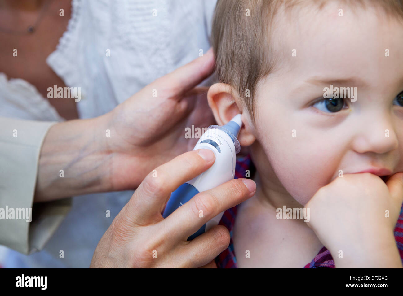 TEMPERATUR, KIND Stockfoto