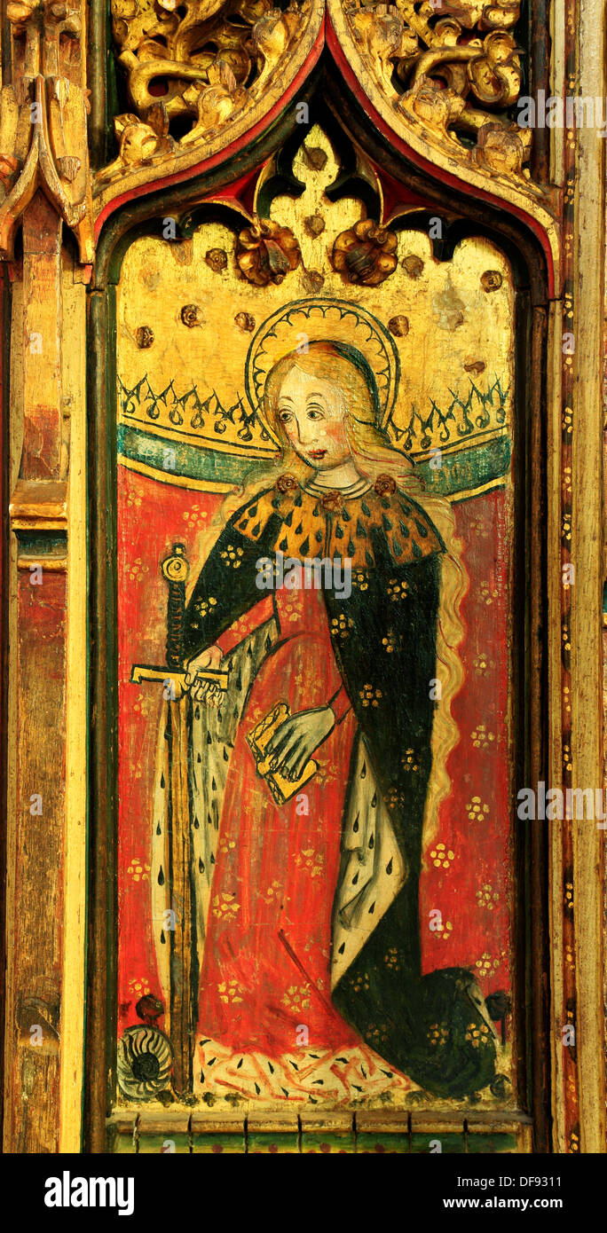 Auge, Suffolk, St. Catherine, Ende des 15. Jahrhunderts mittelalterliche Lettner Malerei Gemälde Kunst christlicher Heiliger Heilige weiblich Stockfoto