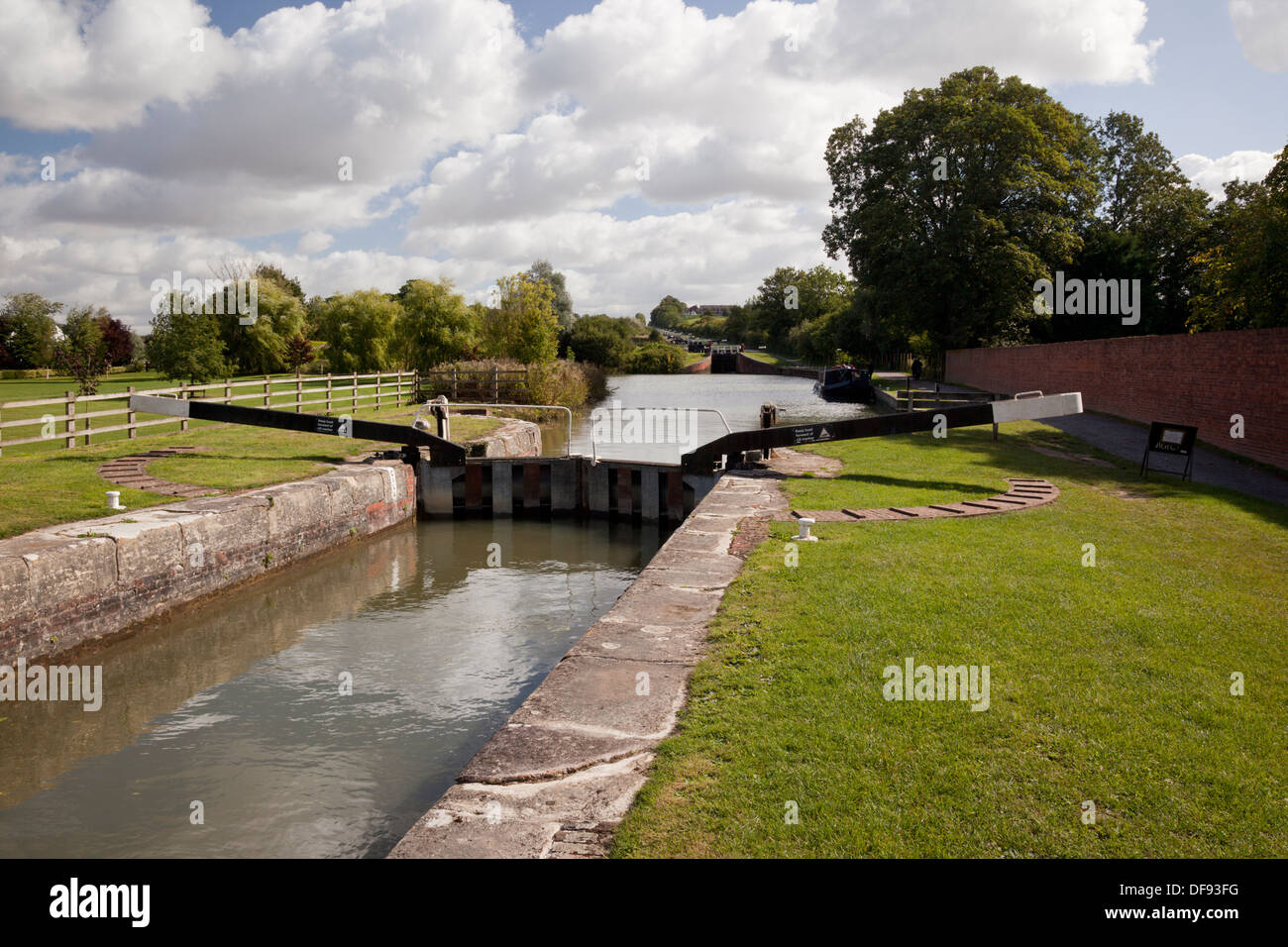 Die Caen Hill Locks, Kennet und Avon Kanal, Wiltshire, England, Großbritannien Stockfoto