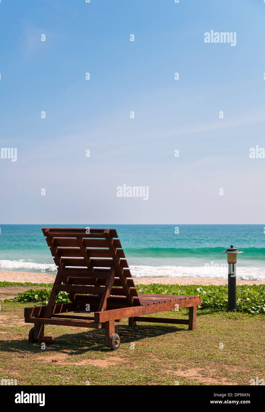 Liege am Strand in Sri Lanka. Stockfoto