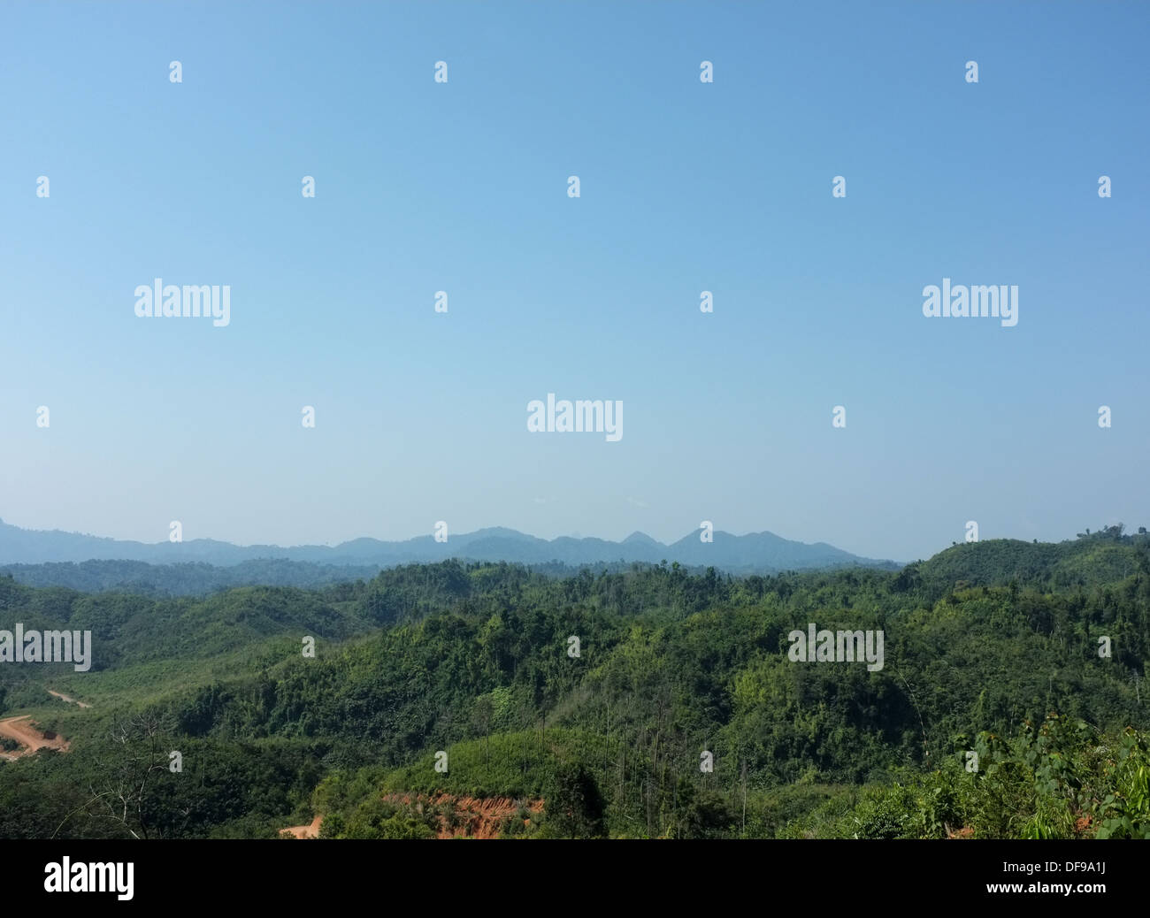 Berglandschaft in der Nähe von Vang Vieng, Laos Stockfoto