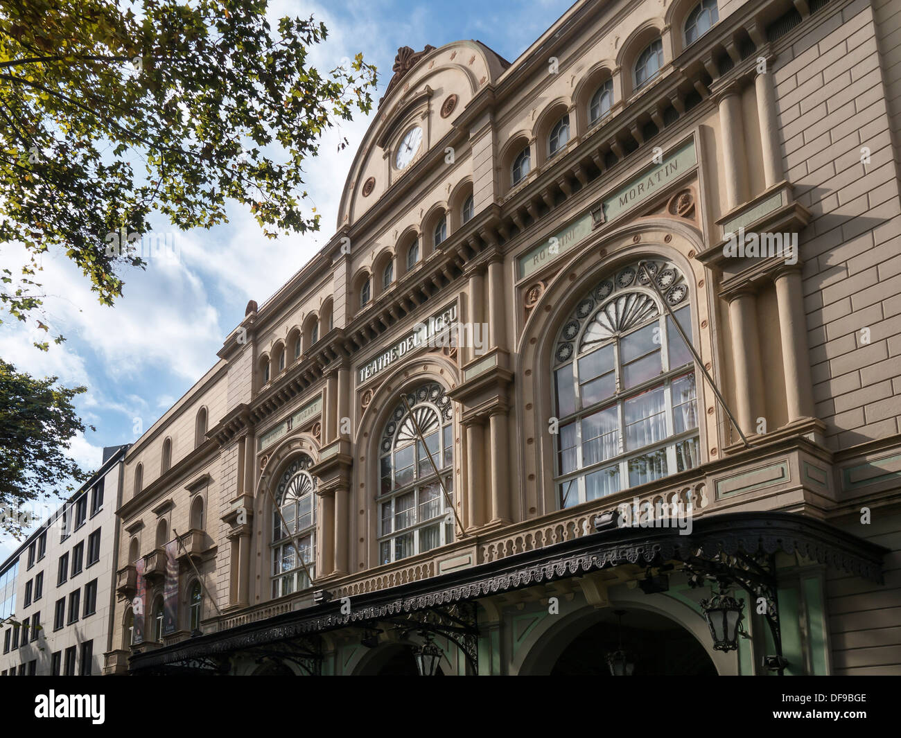 BARCELONA, SPANIEN - 12. SEPTEMBER 2013: Opernhaus von Barcelona auf der Rambla Stockfoto