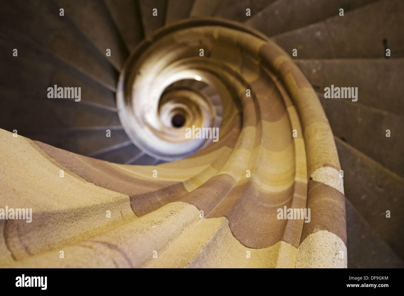 Korkenzieher treppe -Fotos und -Bildmaterial in hoher Auflösung – Alamy