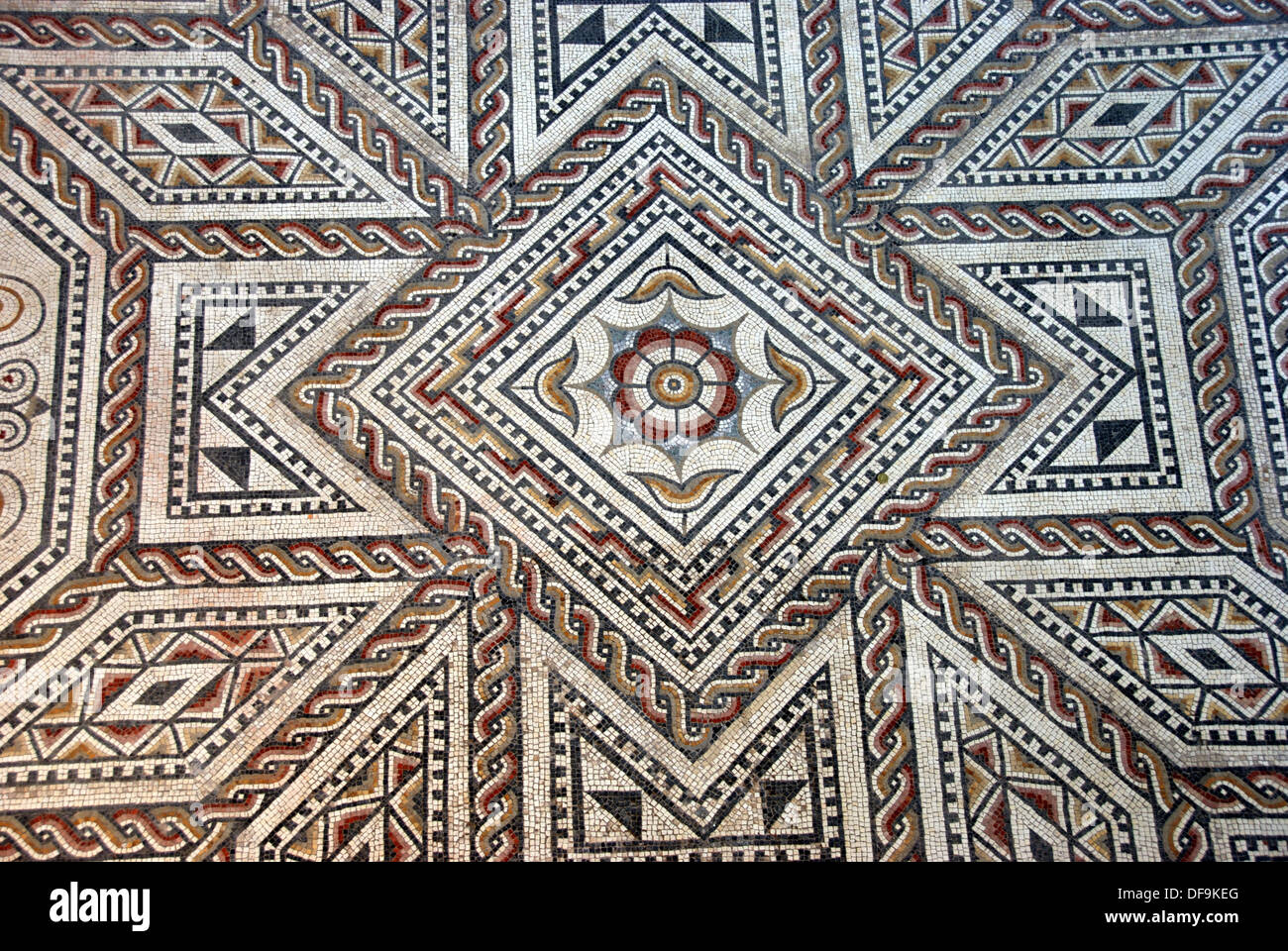 Geometrische Detail - vom römischen Mosaikboden, Moseltal, Nennig, Saarland, Deutschland. Stockfoto