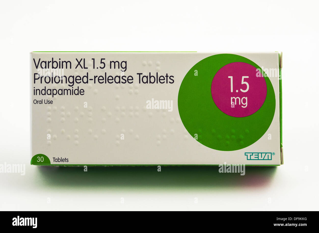 Indapamid gezeigt hier unter dem Handelsnamen Varbim XL verlängerte Freisetzung Tabletten. Dies ist ein Diuretikum zur Behandlung von Bluthochdruck eingesetzt. Stockfoto