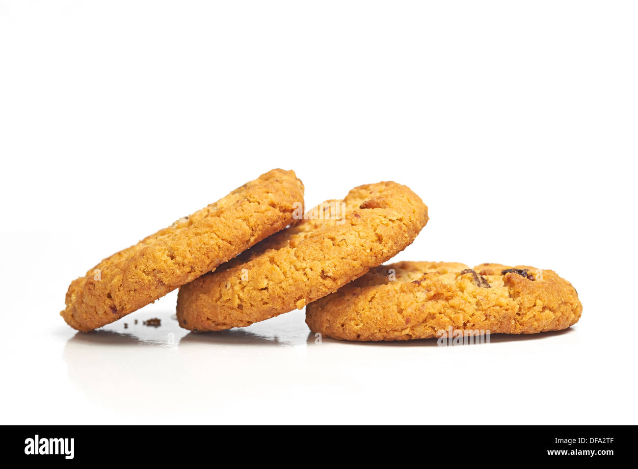 Ein Haufen von gemischten Cookies auf weißem Hintergrund Stockfoto