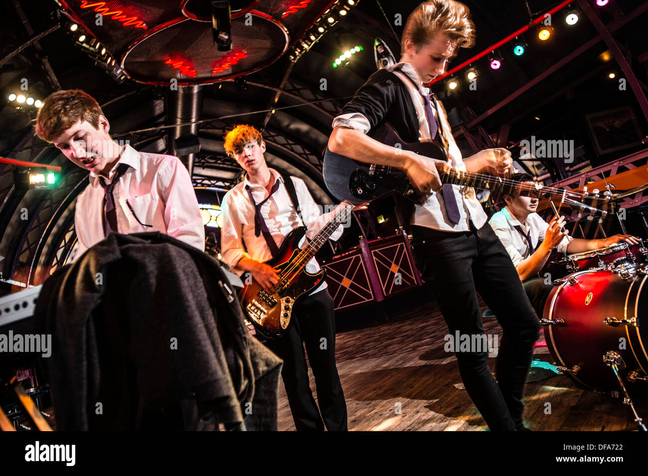 Die walisische Sprache pop-Rock teenage Boy Band Gruppe BROMAS, Wales UK Stockfoto