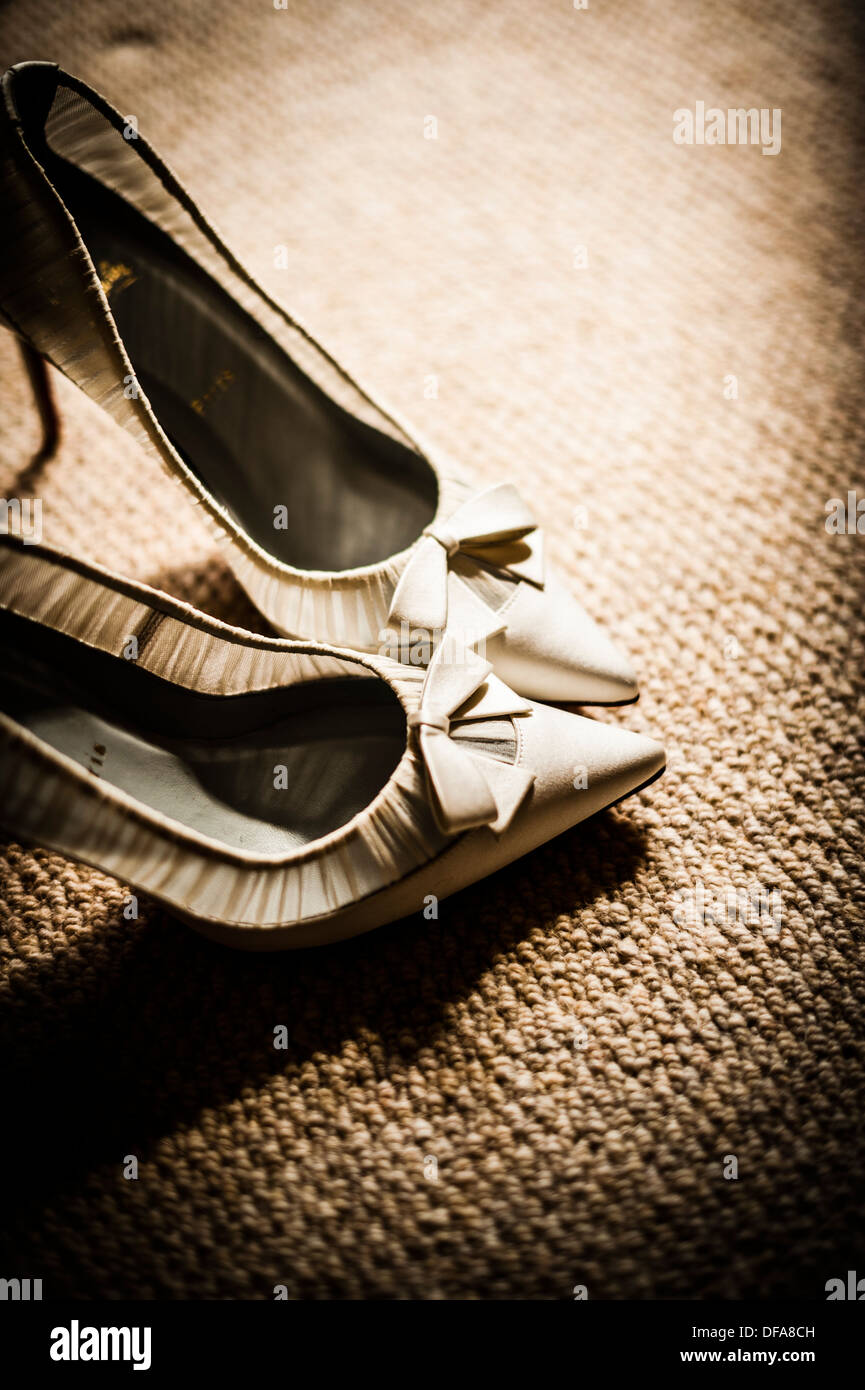 Die Braut-Designer-Label Schuhe bei einer Hochzeit, UK Stockfoto
