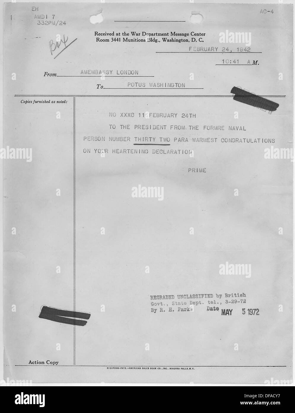 Dieses Dokument stellt eine Mitteilung von Winston Churchill an Franklin D. Roosevelt dar, die die enge Beziehung zwischen dem britischen Premierminister und dem US-Präsidenten während des Zweiten Weltkriegs widerspiegelt. Stockfoto