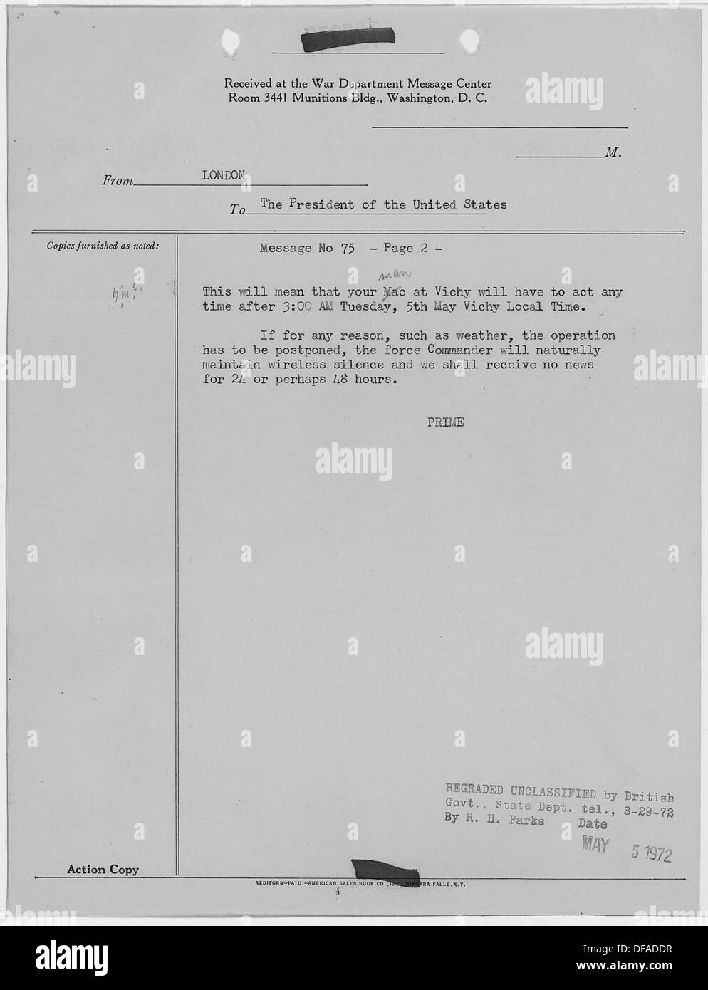 Ein historisches Foto, das den Moment der Korrespondenz zwischen Winston Churchill und Franklin D. Roosevelt, zwei führenden Führern des Zweiten Weltkriegs, feststellt Stockfoto