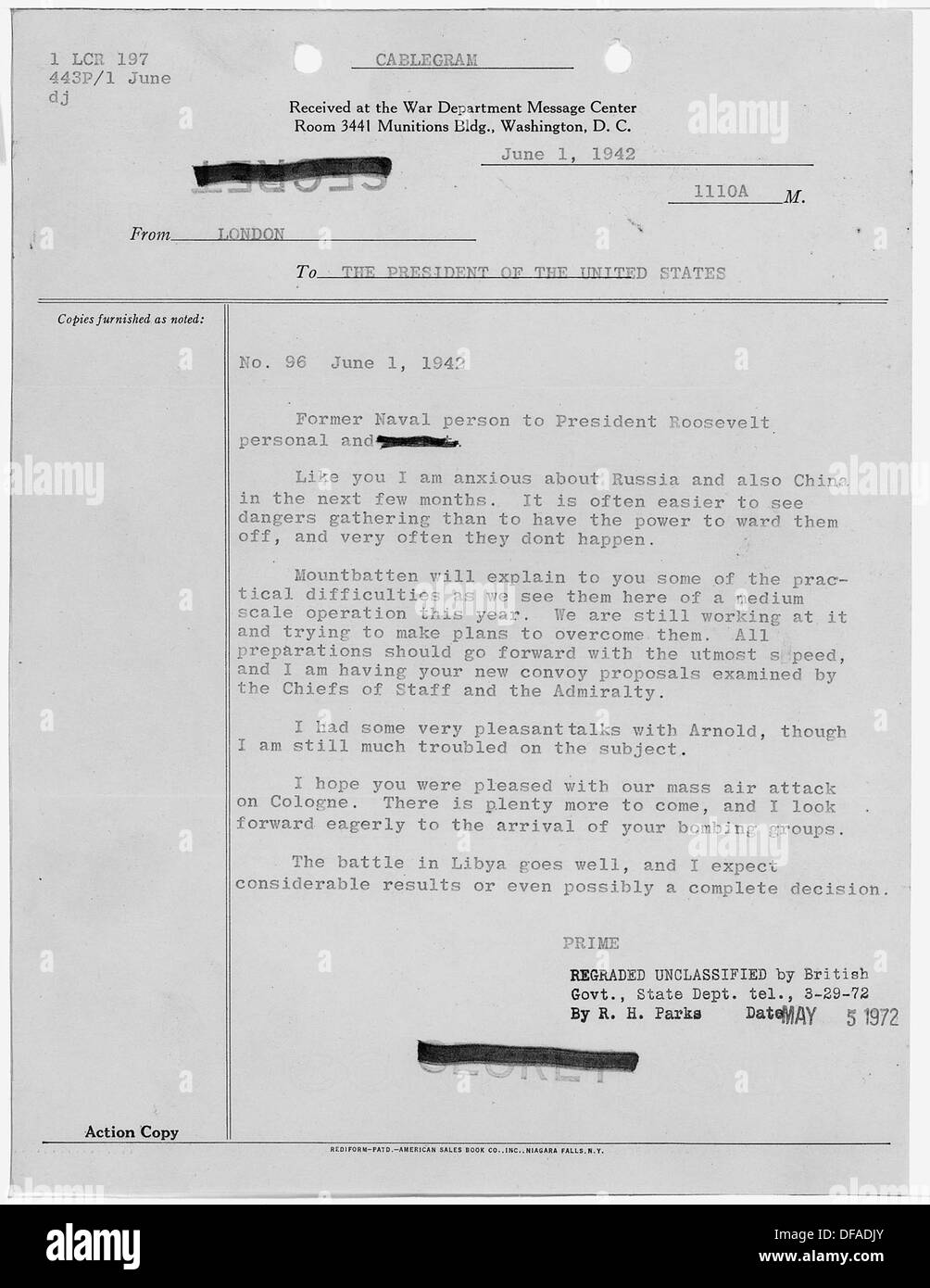 Dieses Dokument repräsentiert die Kommunikation zwischen Winston Churchill und Franklin D. Roosevelt, zwei Schlüsselführern während des Zweiten Weltkriegs. Ihre Korrespondenz spiegelt die diplomatischen Beziehungen und die Kriegsstrategie wider. Stockfoto