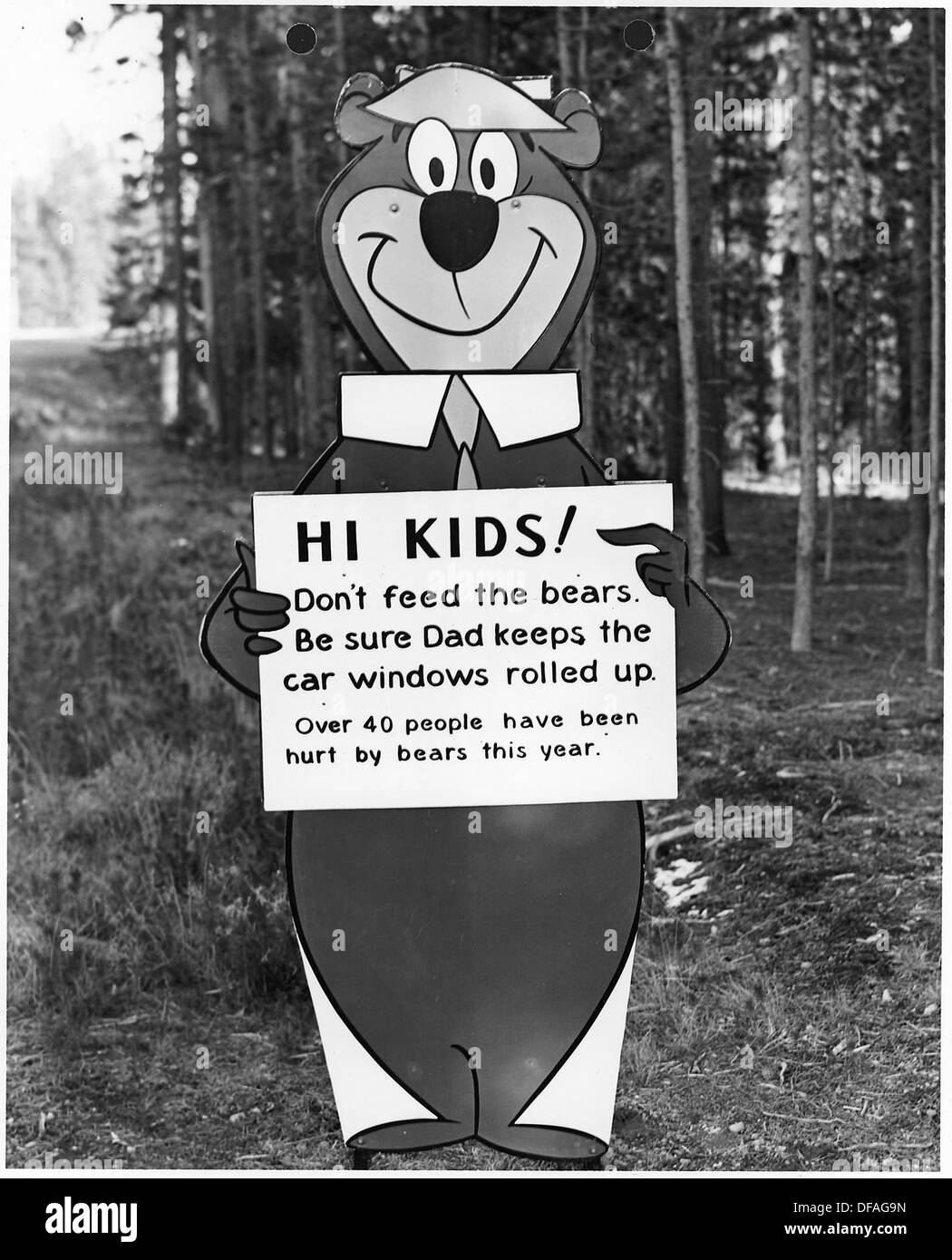 Yogi Bear mit Don't feed die Bären Nachricht 286013 Stockfoto