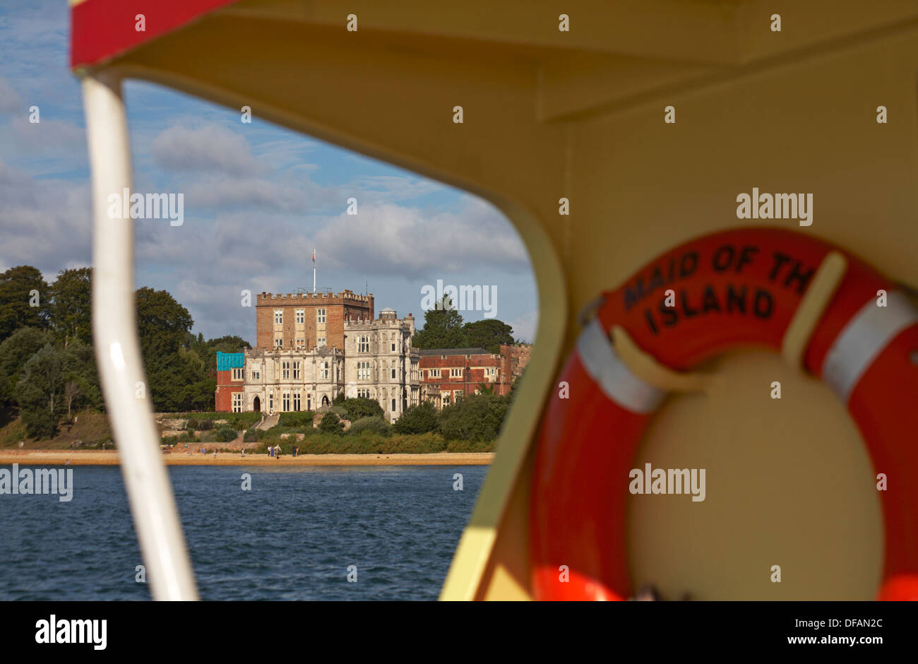 Blick auf Brownsea Island Burg aus die Magd der Insel Fähre im September Stockfoto