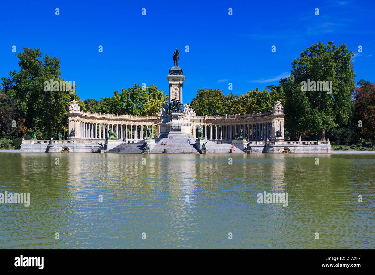 Denkmal für Alfonso XII in den Parque del Buen Retiro "Park von angenehmer Rückzugsort" in Madrid, Spanien Stockfoto